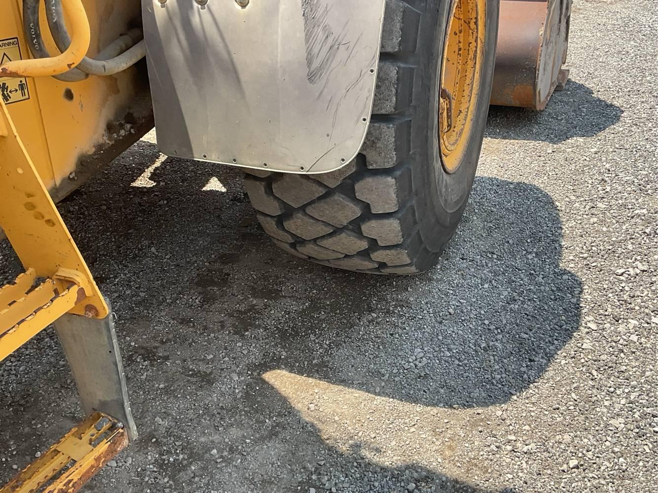 Volvo  L110E  Rubber Tired Loader