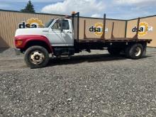1999 Ford F800 Flatbed Truck