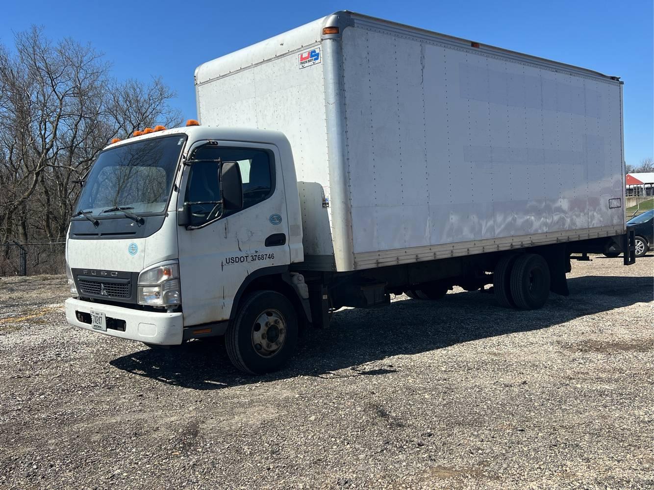 2011  Mitsubushi  Fuso   Box Truck