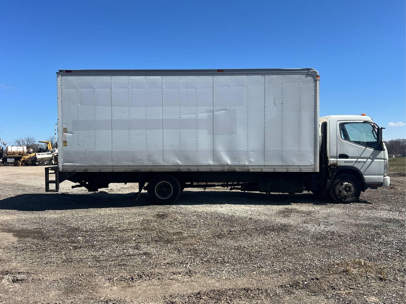 2011  Mitsubushi  Fuso   Box Truck