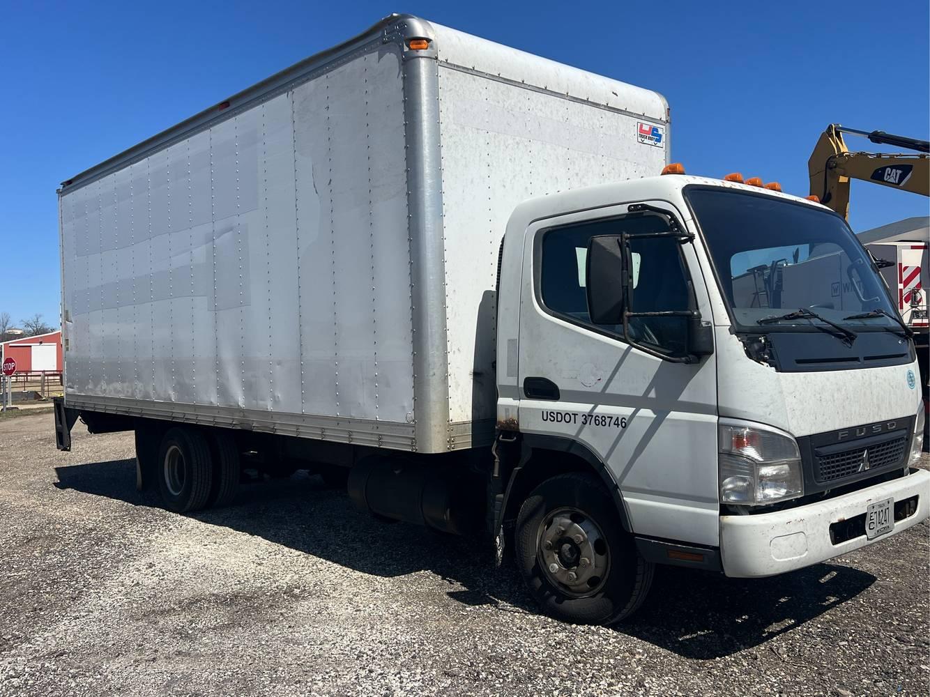 2011  Mitsubushi  Fuso   Box Truck