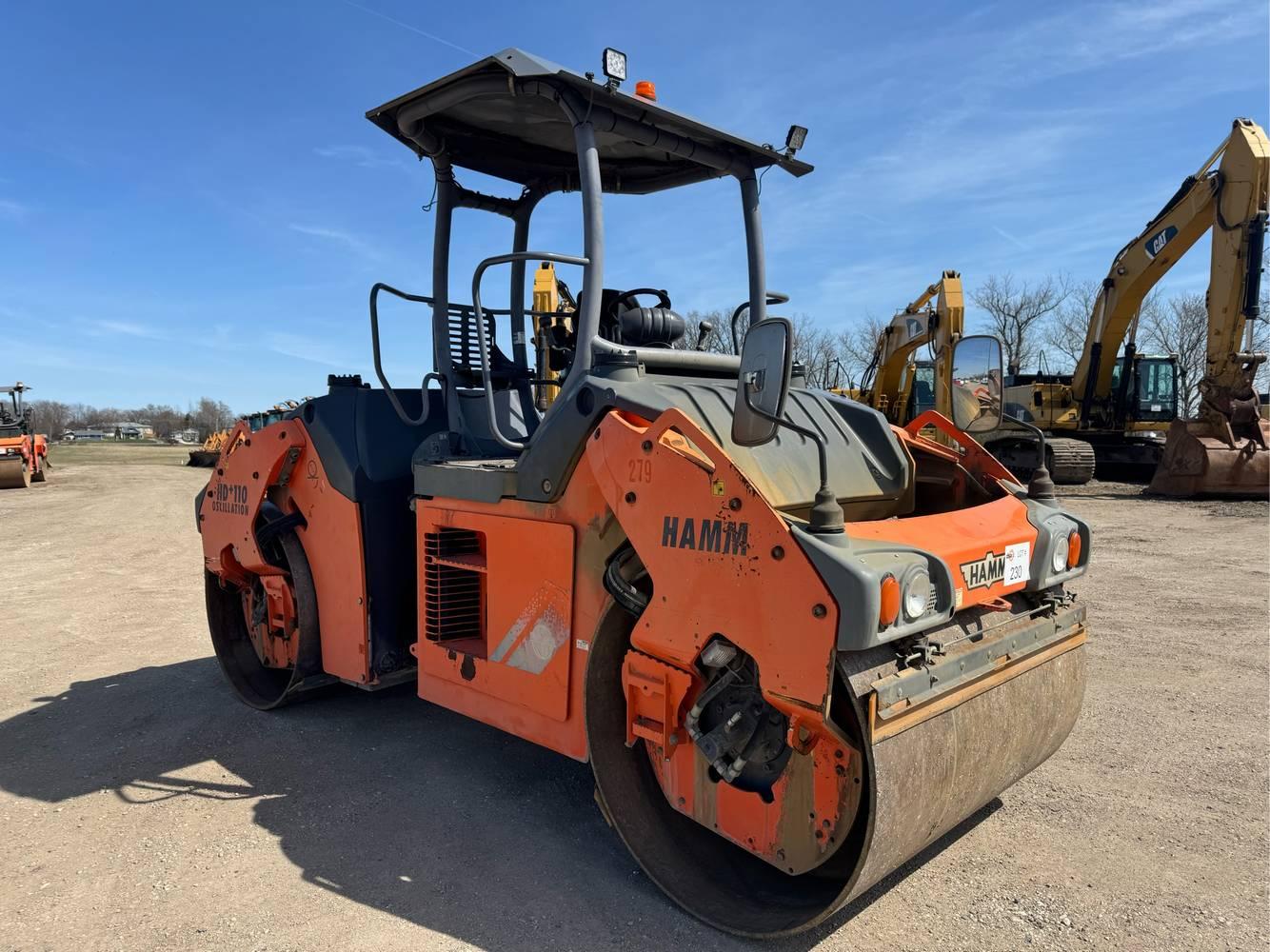 Hamm  HD+110   Smooth Double Drum Roller