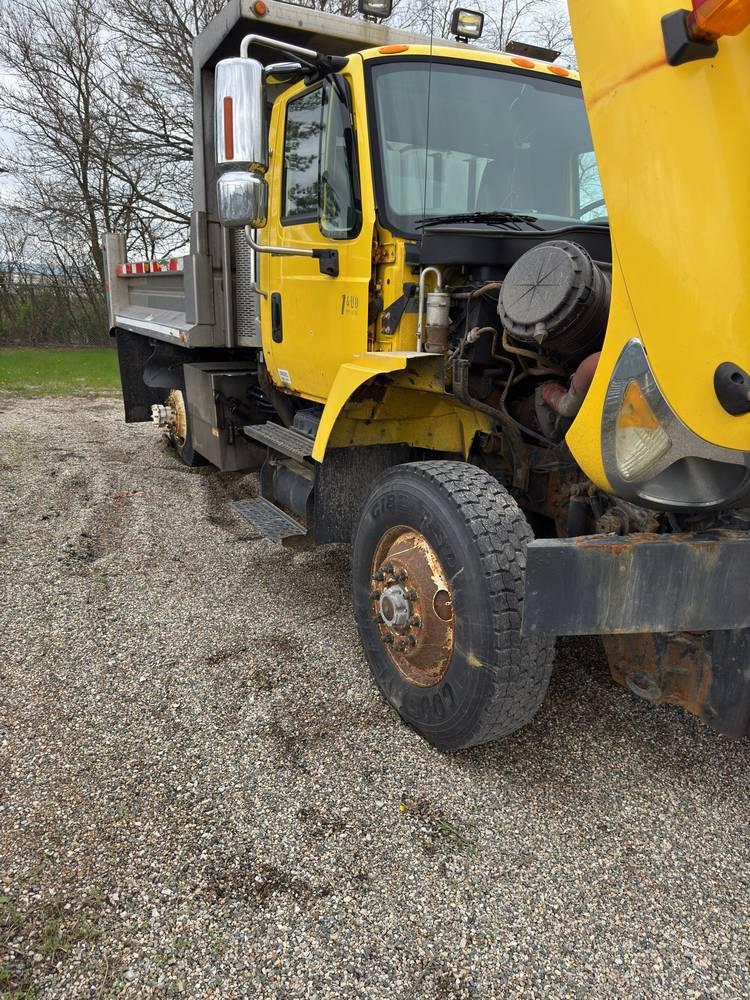 2007 International 7400 Dump Truck