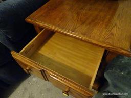 (LR) THOMASVILLE OAK END TABLE; SINGLE DRAWER SIDE/ END TABLE WITH STURDY DESIGN, SOLO 2-PANEL FRONT
