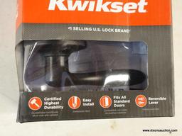 (R1) HALL & CLOSET HANDLE SET; KWIKSET, VENETIAN BRONZE FINISH HALL & CLOSET DOOR HANDLE SET. COMES