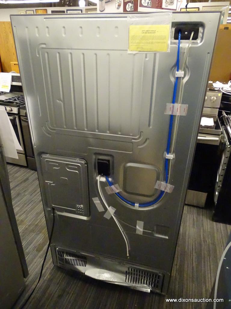 SAMSUNG 4-DOOR FLEX 22.6-CU FT 4-DOOR COUNTER-DEPTH FRENCH DOOR REFRIGERATOR WITH ICE MAKER