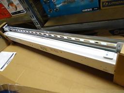 PAIR OF LITHONIA LIGHTING 4-LIGHT HIGH BAY LIGHTS; 2 PIECE LOT OF 4 FT, 4 LAMP, T5 HIGH OUTPUT,