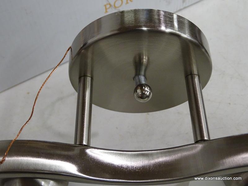 (R5) PORTFOLIO PACES 4-LIGHT NICKEL MODERN/CONTEMPORARY VANITY LIGHT; ITEM # 115280 MODEL #93240.