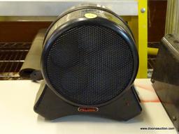 (R4) PELONIS HONEYCOMB DISC FURNACE V. HAS AN ADJUSTABLE TEMPERATURE. MODEL NO. HC-461.