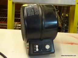 (R4) PELONIS HONEYCOMB DISC FURNACE V. HAS AN ADJUSTABLE TEMPERATURE. MODEL NO. HC-461.