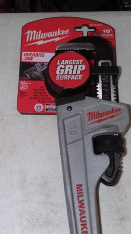 LOT OF TWO MILWAUKEE TOOL ITEMS TO INCLUDE A 12-IN PVC/ ABS SAW PACKAGE, AND A MILWAUKEE 18 INCH