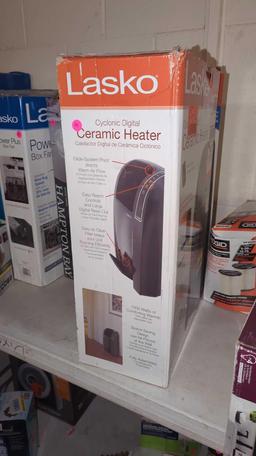 LASKO CYCLONIC DIGITAL CERAMIC HEATER, BLACK, IN THE ORIGINAL BOX.