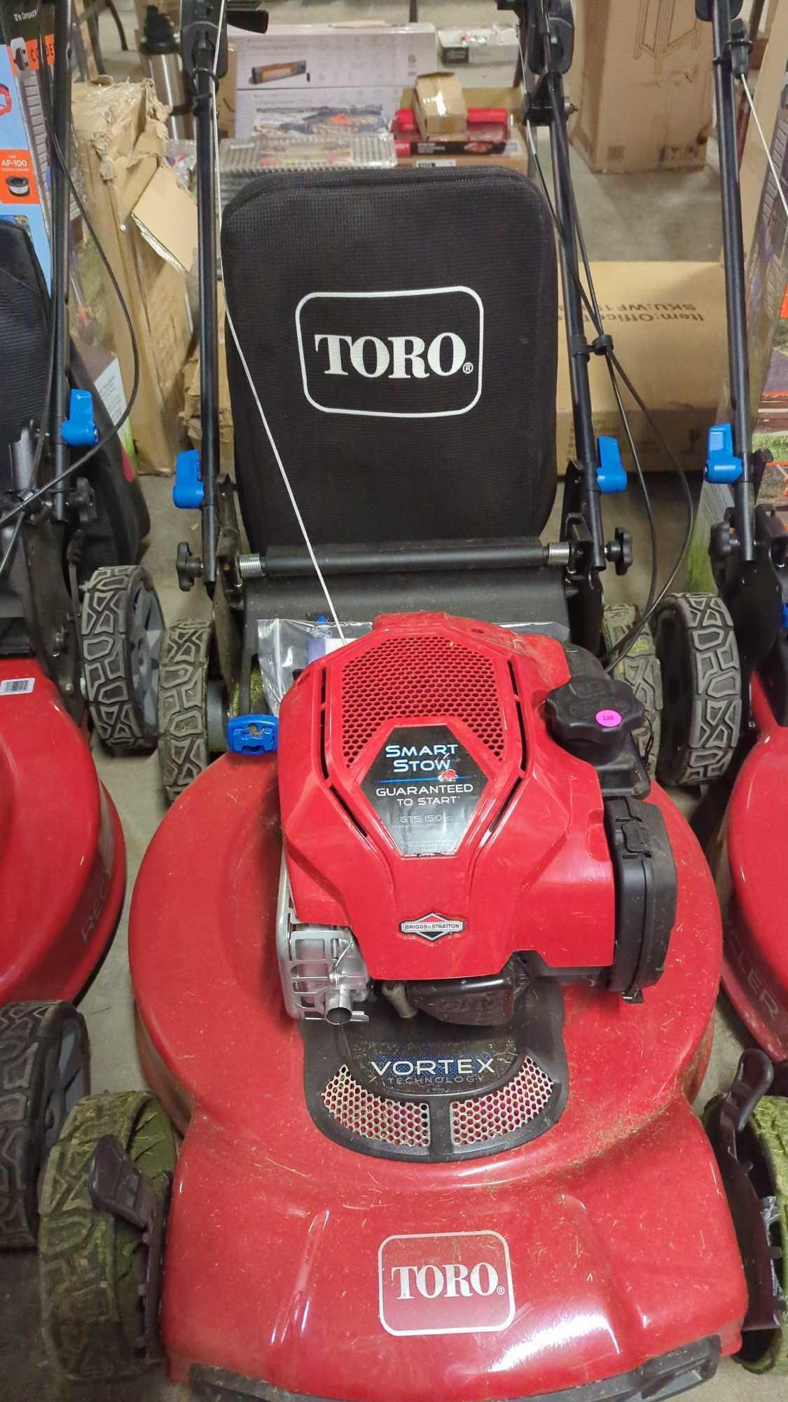 TORO BRIGGS AND STRATTON SMART STOW GUARANTEED TO START 150CC SELF PROPELLED GAS WALK BEHIND LAWN