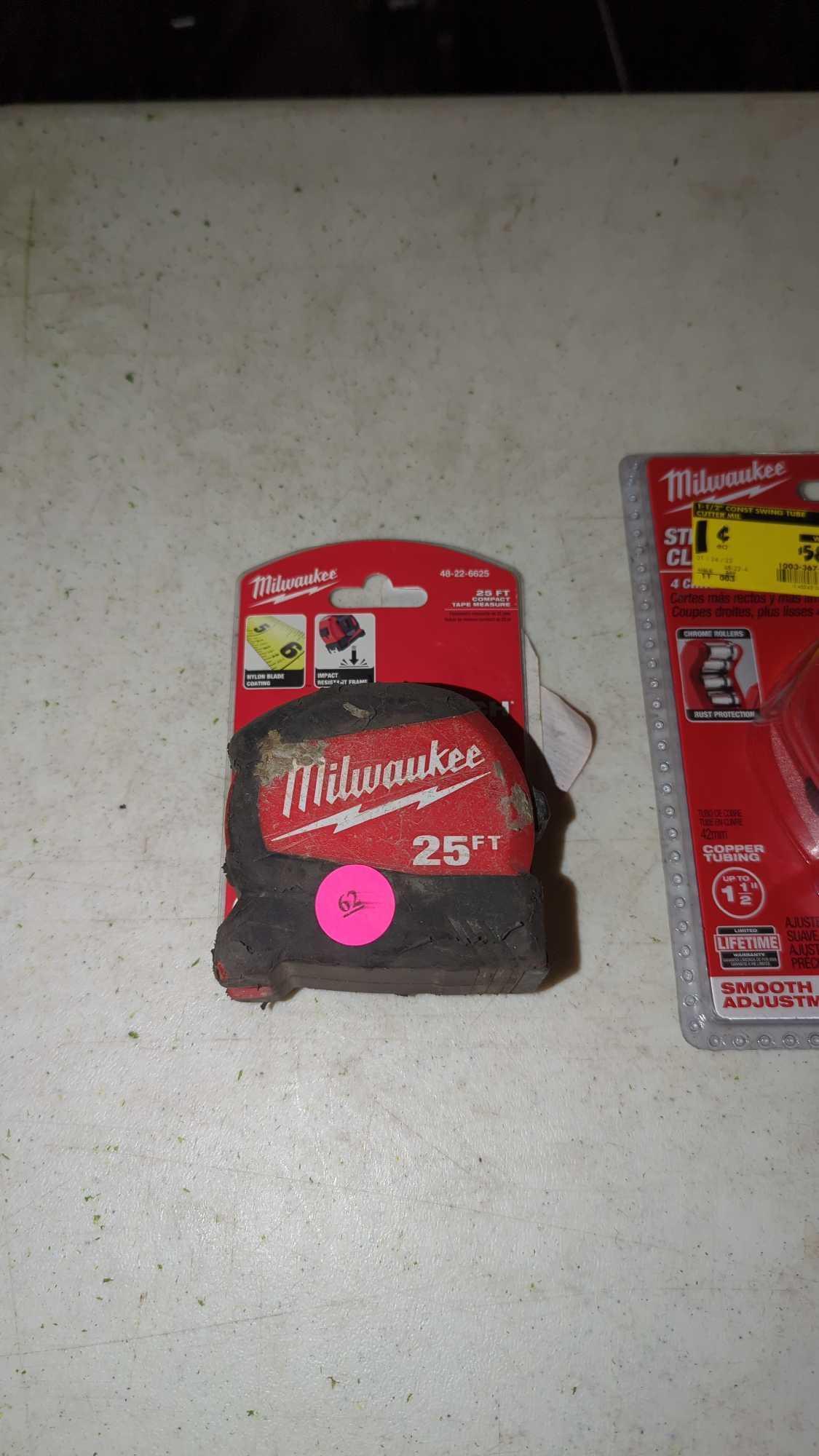 LOT OF 4 MILWAUKEE TOOLS YO INCLUDE A 25 FOOT TAPE MEASURE, A 1 IN - 1 1/2 INCH CONSTANT SWING