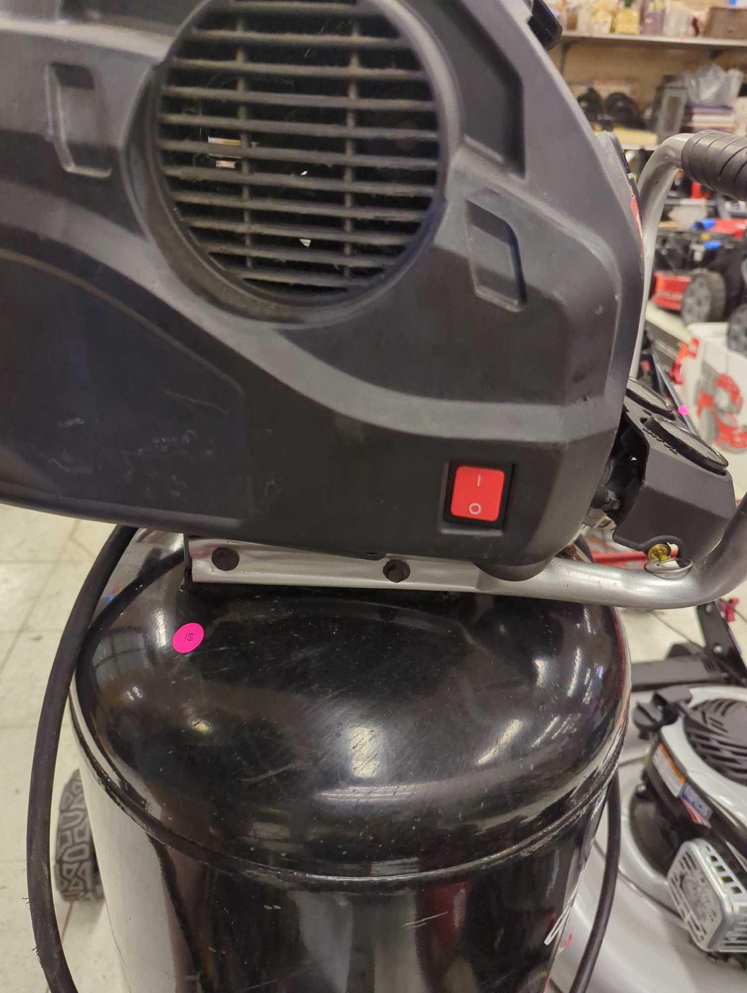 Husky 27 Gal. 200 PSI Oil Free Portable Vertical Proxibid