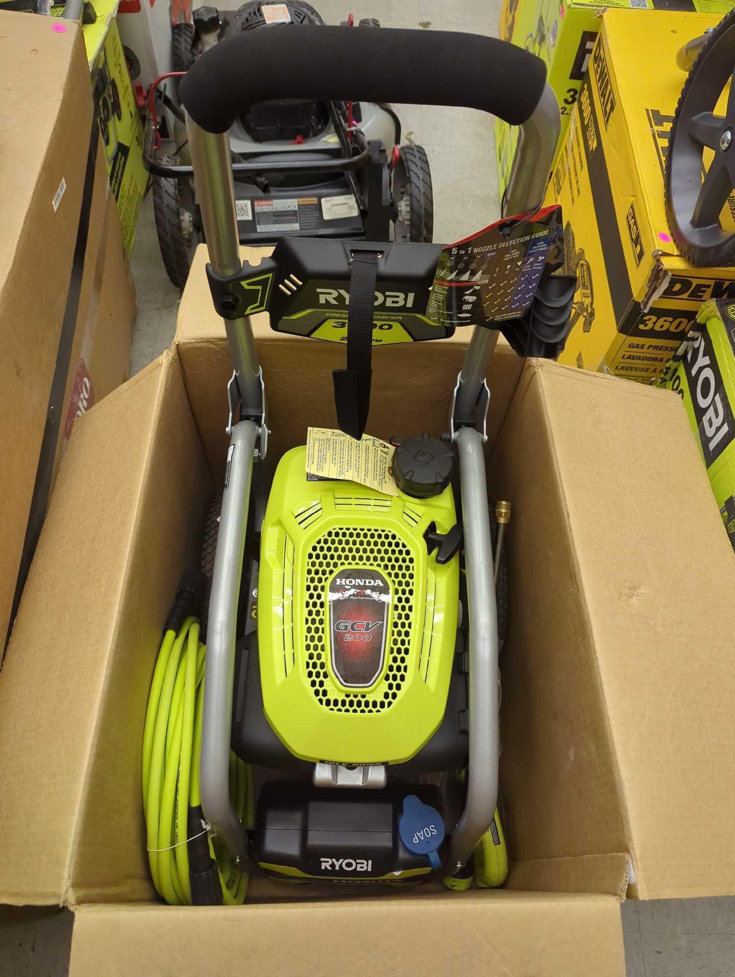 RYOBI 3300 PSI 2.5 GPM Cold Water Gas Pressure Washer with Honda GCV200 Engine. Comes in opened box.