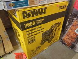 DEWALT GAS POWERED 3600 MAX PSI 2.5 GPM PRESSURE WASHER. MODEL # DXPW61299