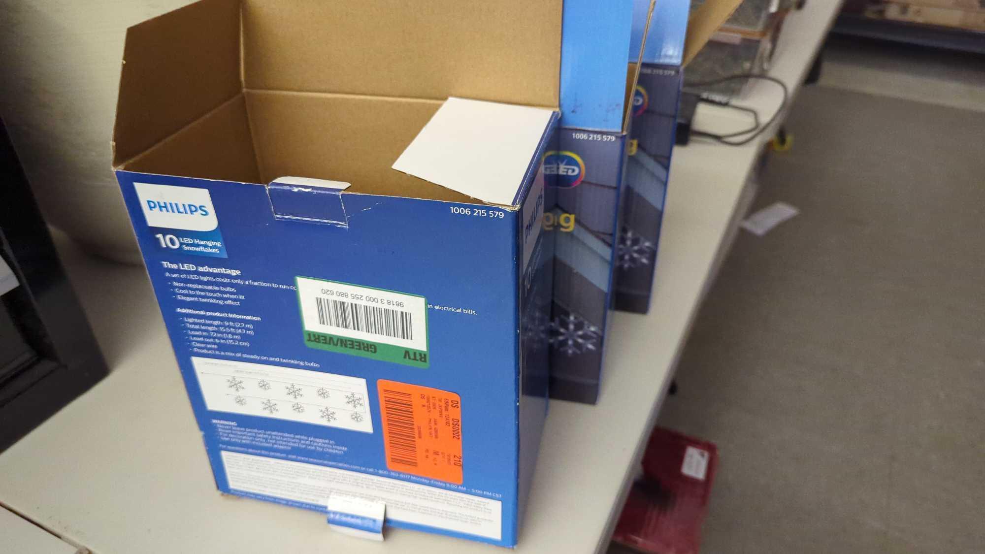 LOTOF 4 BOXES TO INCLUDE, DEFIANT SMART OUTDOOR TO OUTLET PLUG POWERED BY HUB SPACE, FIVE AMP,