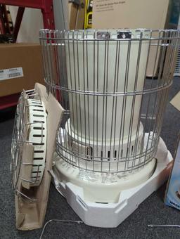 DuraHeat Portable Convection Kerosene Heater Provides 23,800 Btu's of Warmth. Comes in open box as