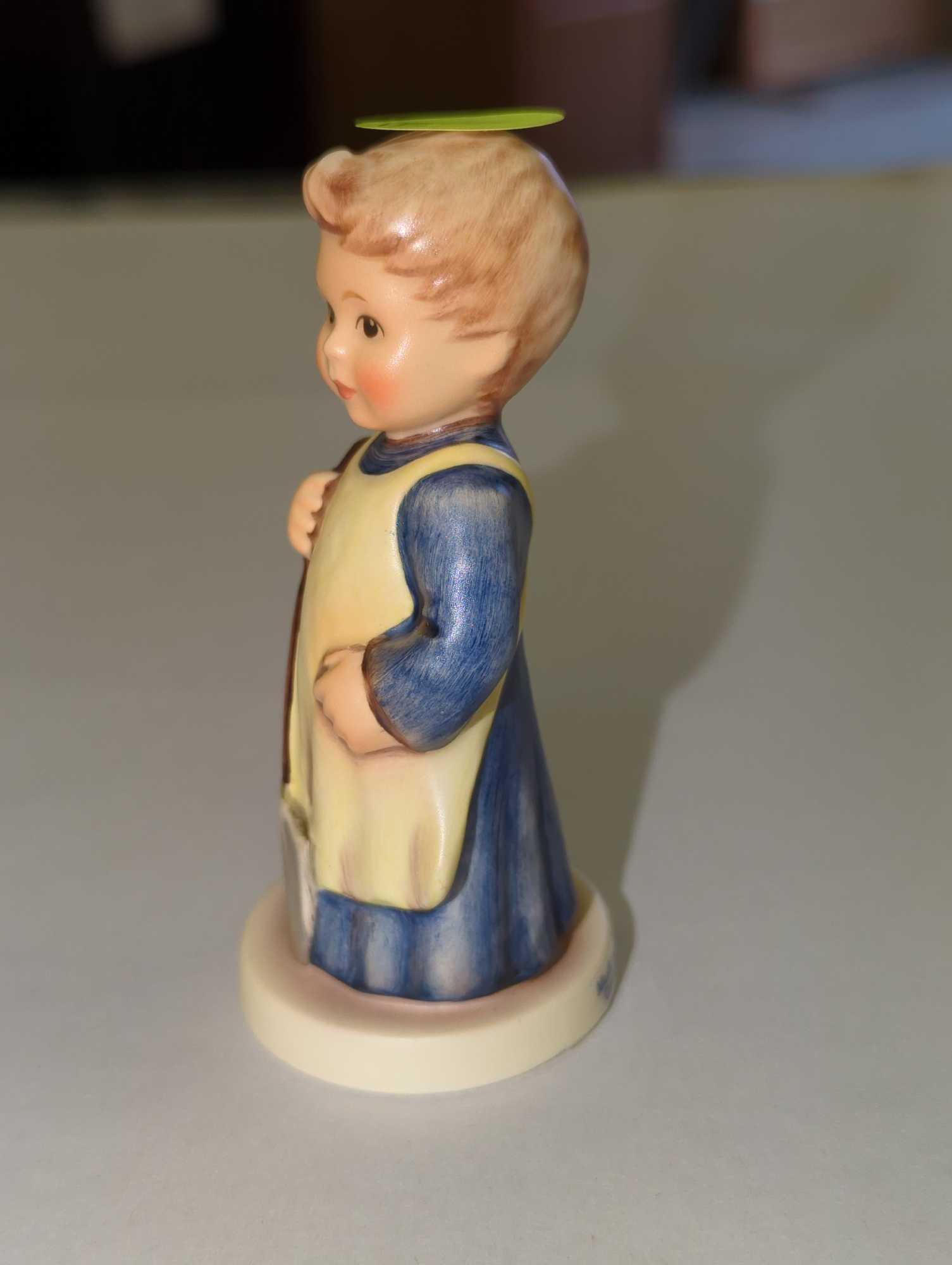Goebel Hummel ?Garden Treasures? #727, Appears to be in Good Condition Measure Approximately 3.5