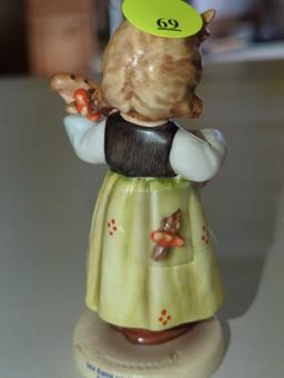 Goebel Hummel Figurine - ? Strum Along" ? Mit Sang und Klang ? Number 557, 12 Exclusive Edition