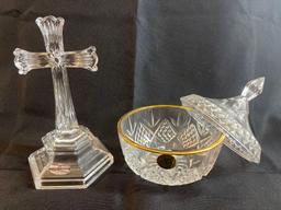 Decorative glass and lead crystal lot. Cross, candy dish, apple egg, dice, pyramid, birds.