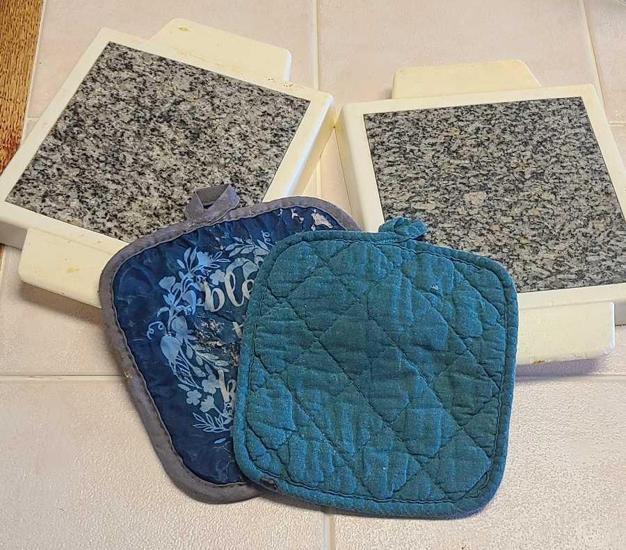 Hotplates and Pot Holders $1 STS