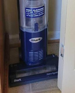 Shark Navigator Vacuum $1 STS