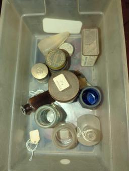 (KIT) SMALL LOT OF ASSORTED ITEMS TO INCLUDE, EARLY STYLE TIN WITH YOLO PERUQUE MIX CRUSHED PLUM M.