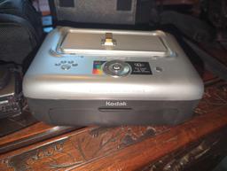 (BR1) LOT OF 3 ITEMS, KODAK EASYSHARE Z760, KODAK EASYSHARE PRINTER DOCK SERIES 3, AND A JVC 28X