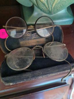 (LR) SET OF 2 ANTIQUE GLASSES, WITH 1 CARRY CASE