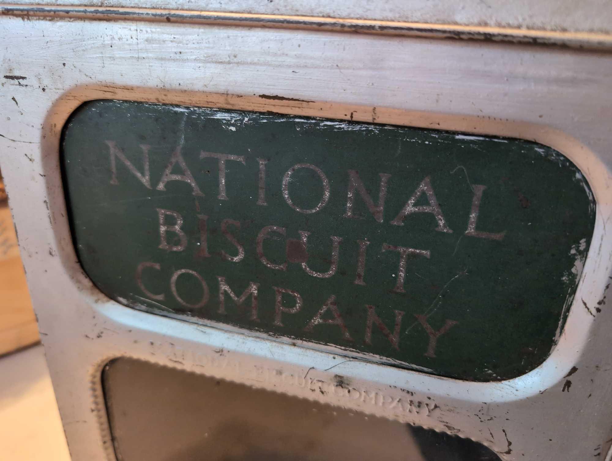 (BR2) VINTAGE NATIONAL BISCUIT COMPANY TIN BISCUIT BOX WITH GLASS WINDOW ON THE FRONT. MEASURES