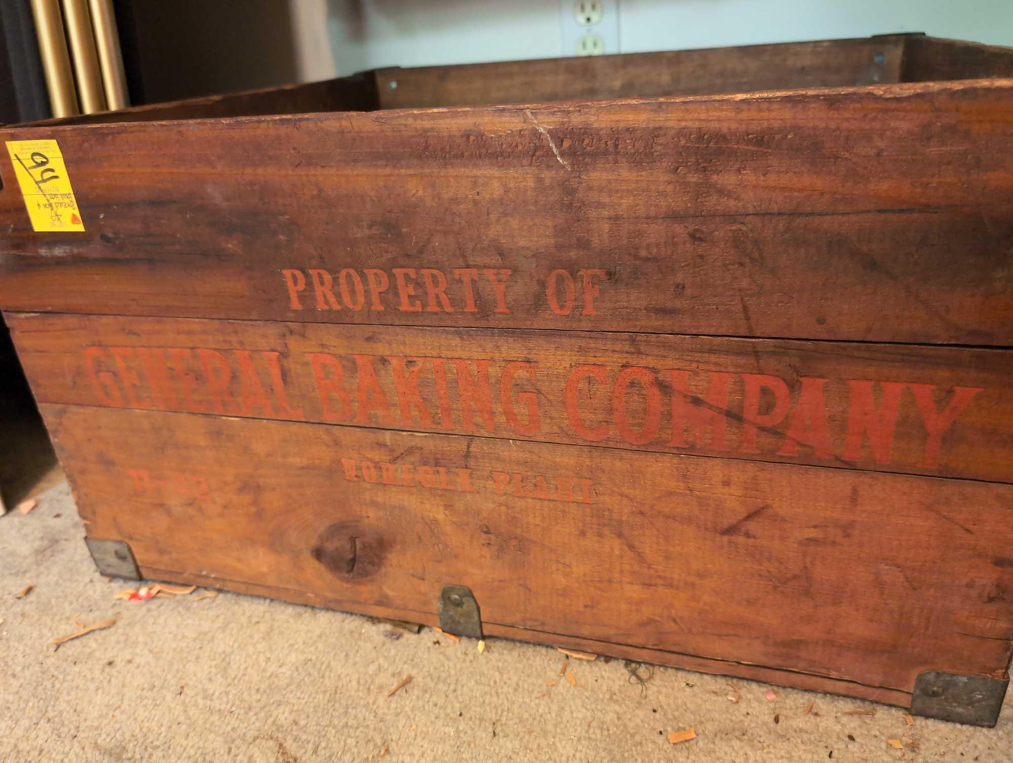 (BR2) VINTAGE GENERAL BAKING COMPANY WOOD CRATE WITH CONTENTS TO INCLUDE A VINTAGE GONE WITH THE