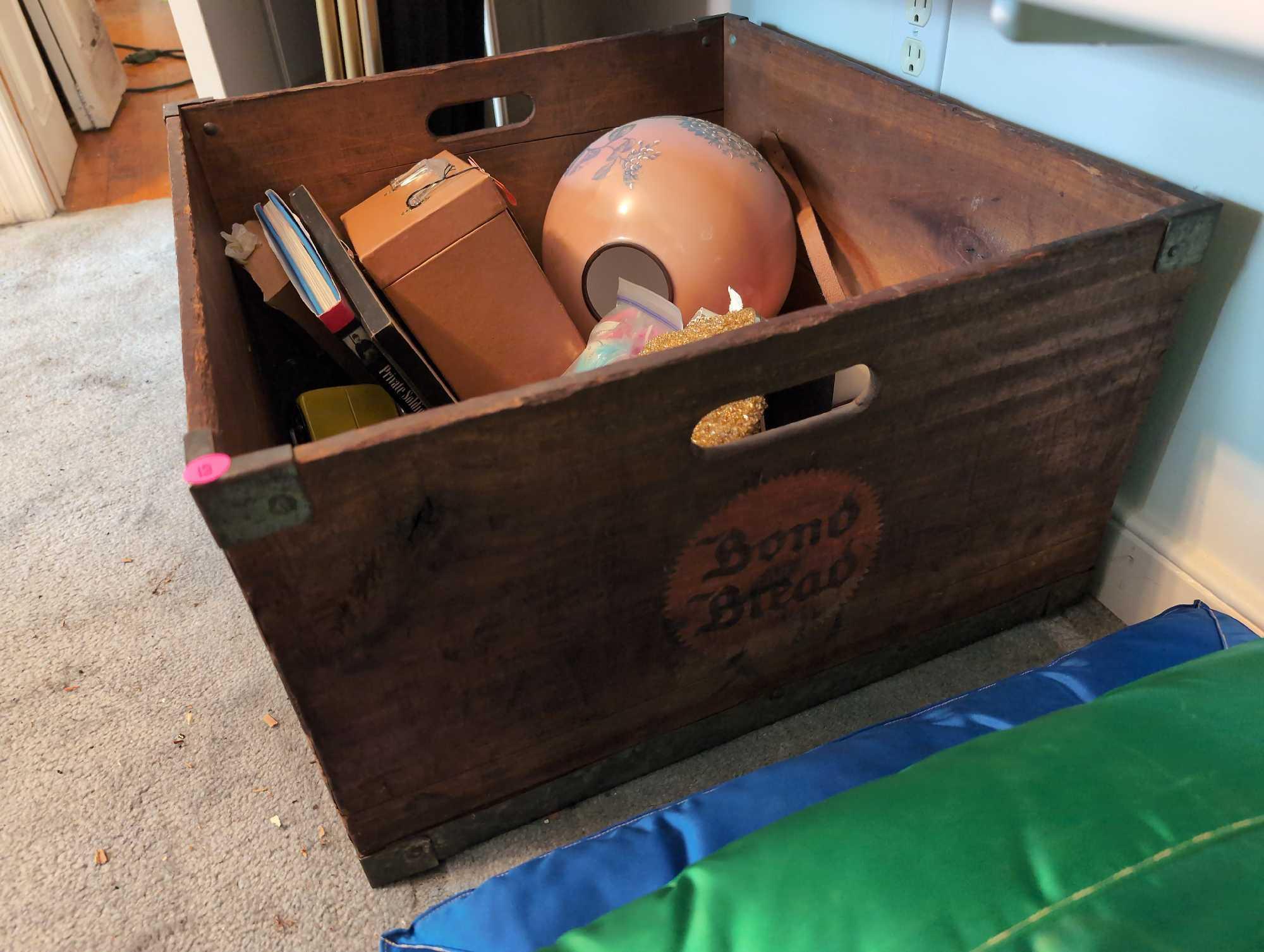 (BR2) VINTAGE GENERAL BAKING COMPANY WOOD CRATE WITH CONTENTS TO INCLUDE A VINTAGE GONE WITH THE