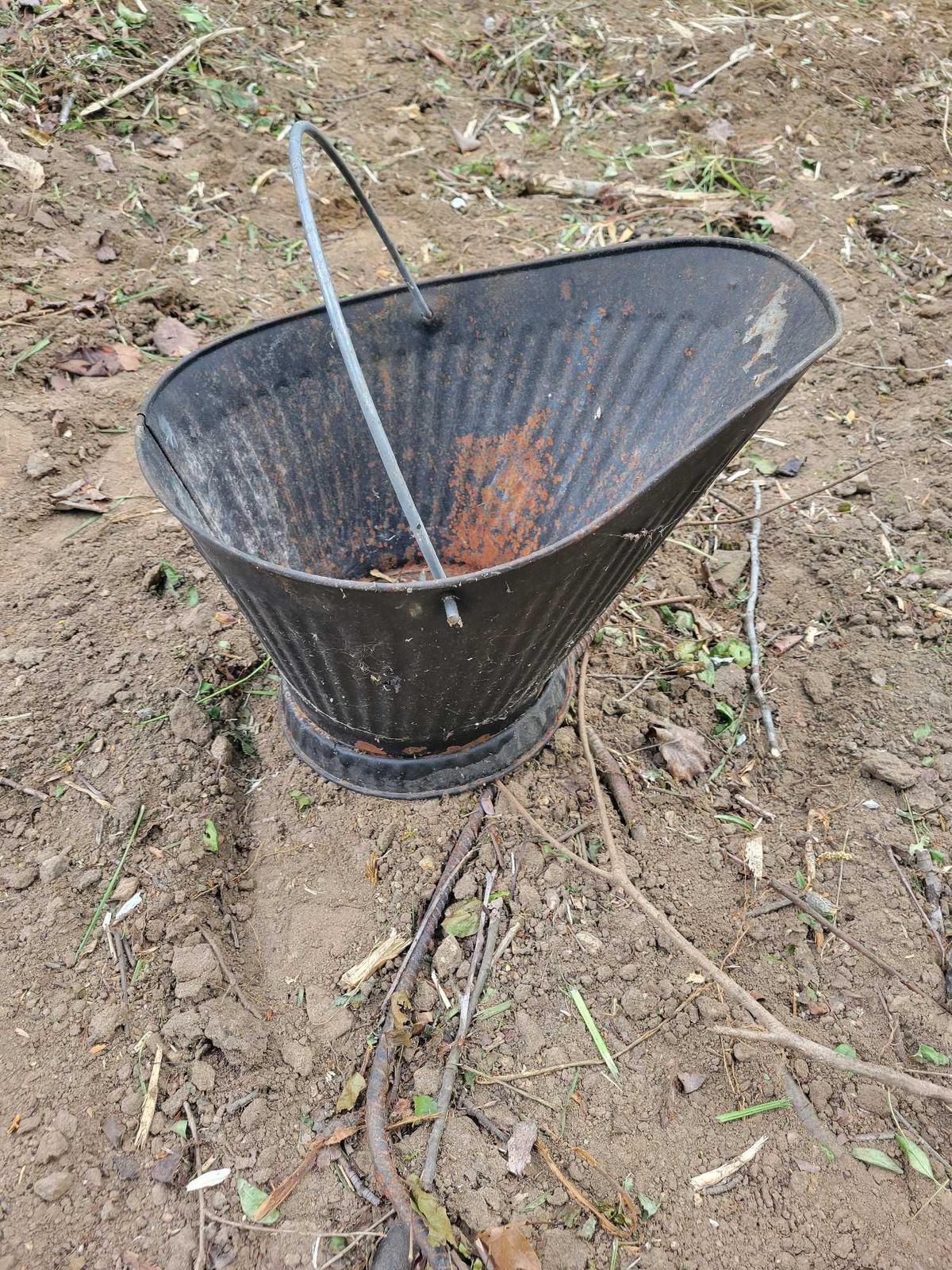 Vintage metal bucket $1 STS