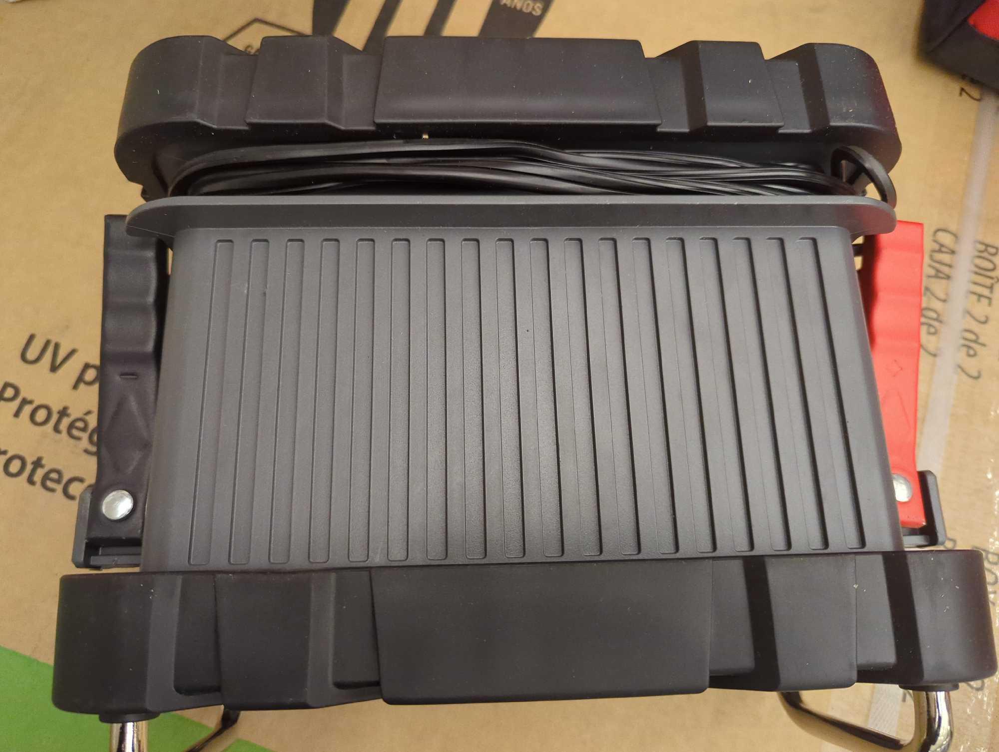 VECTOR 15 Amp Automatic 12V Battery Charger with 50 Amp Engine Start and Alternator Check, Appears