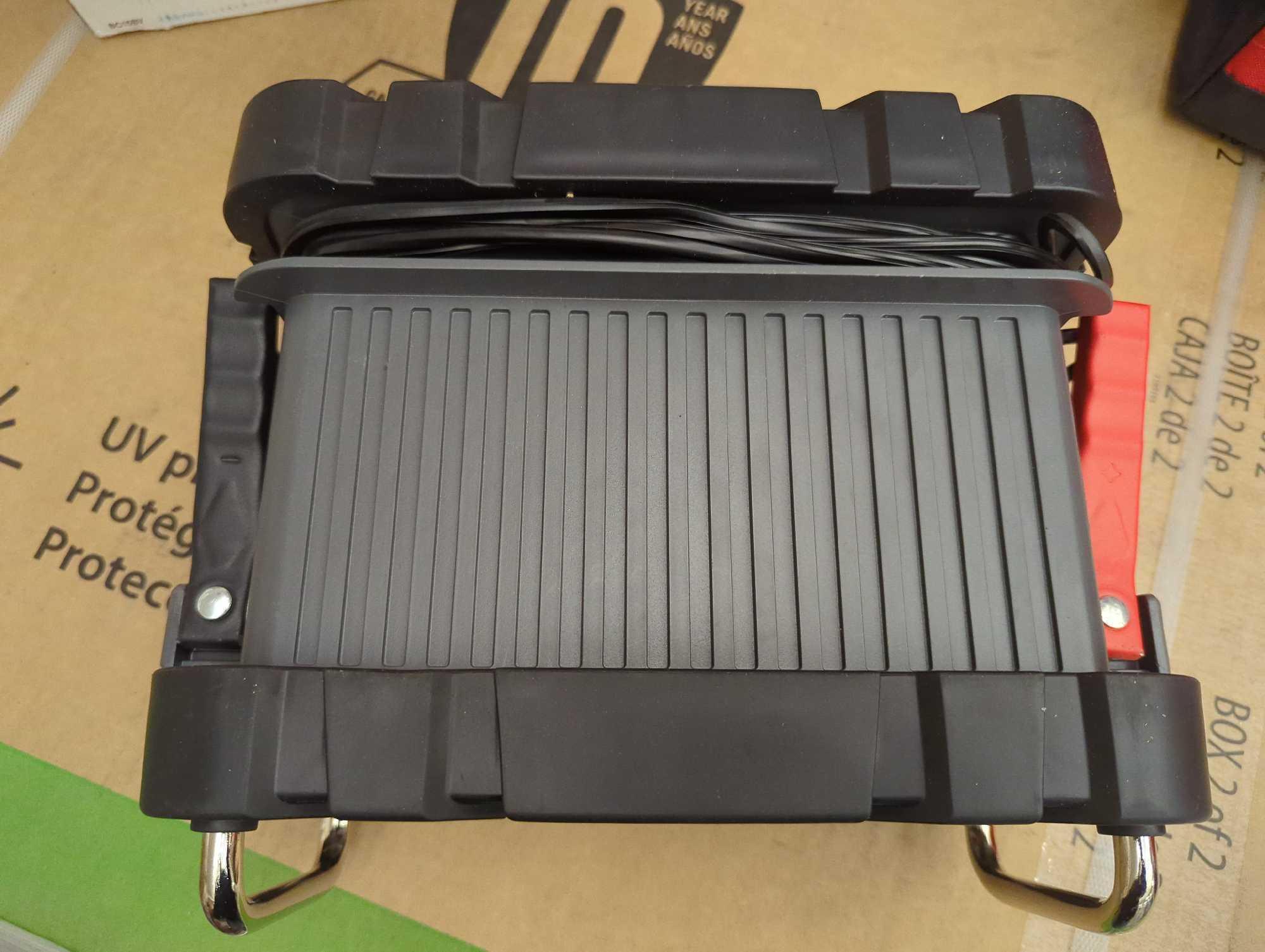 VECTOR 15 Amp Automatic 12V Battery Charger with 50 Amp Engine Start and Alternator Check, Appears