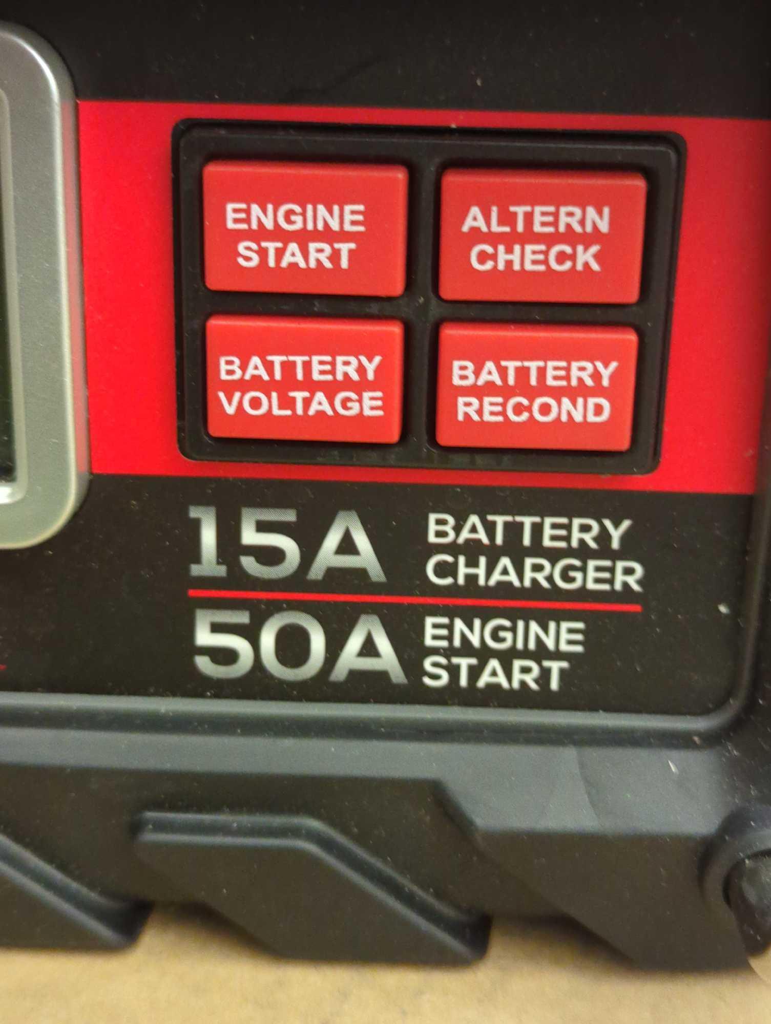 VECTOR 15 Amp Automatic 12V Battery Charger with 50 Amp Engine Start and Alternator Check, Appears
