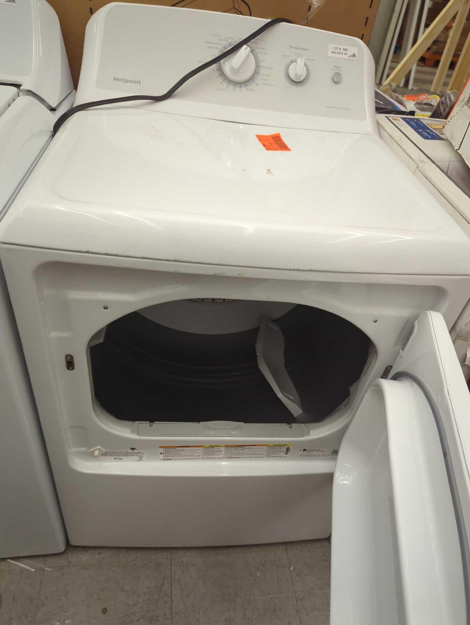 Hotpoint 6.2 cu. ft. vented Gas Dryer in White with Auto Dry, Appears to be Used Has Some Minor