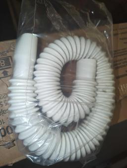 SIMPLE DRAIN 1.25 in. Rubber Threaded P-Trap Bathroom Single Sink Drain Kit, Retail Price $13,