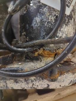Everbilt 3/4 HP Pro Snap Action Sump Pump, Appears to be Heavily Used Has Rusting And Some Damage