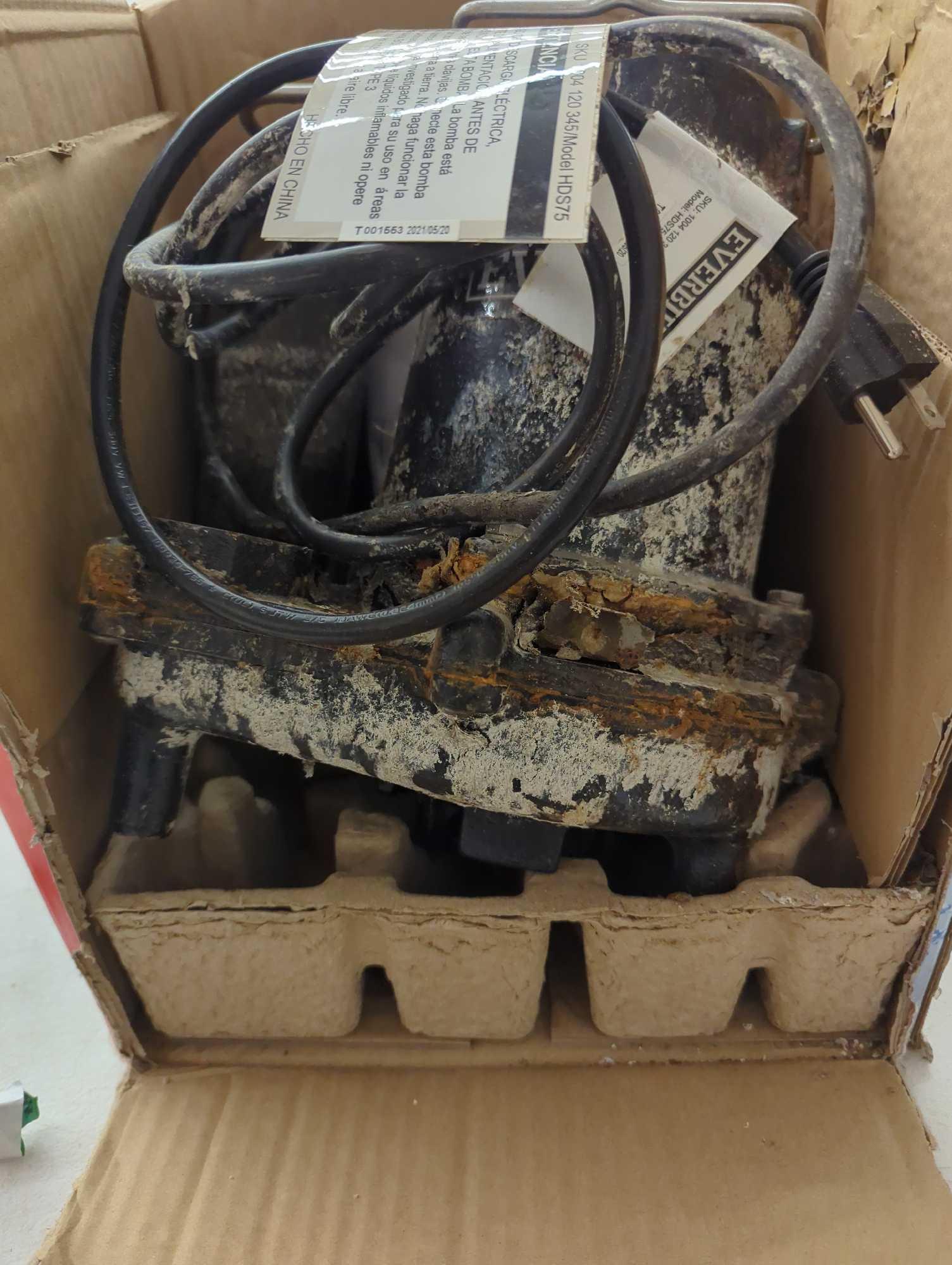 Everbilt 3/4 HP Pro Snap Action Sump Pump, Appears to be Heavily Used Has Rusting And Some Damage