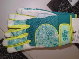 Lot of 3 DigzGardener Large Gloves, Retail Price $15/Each, Appears to be New, What You See in the