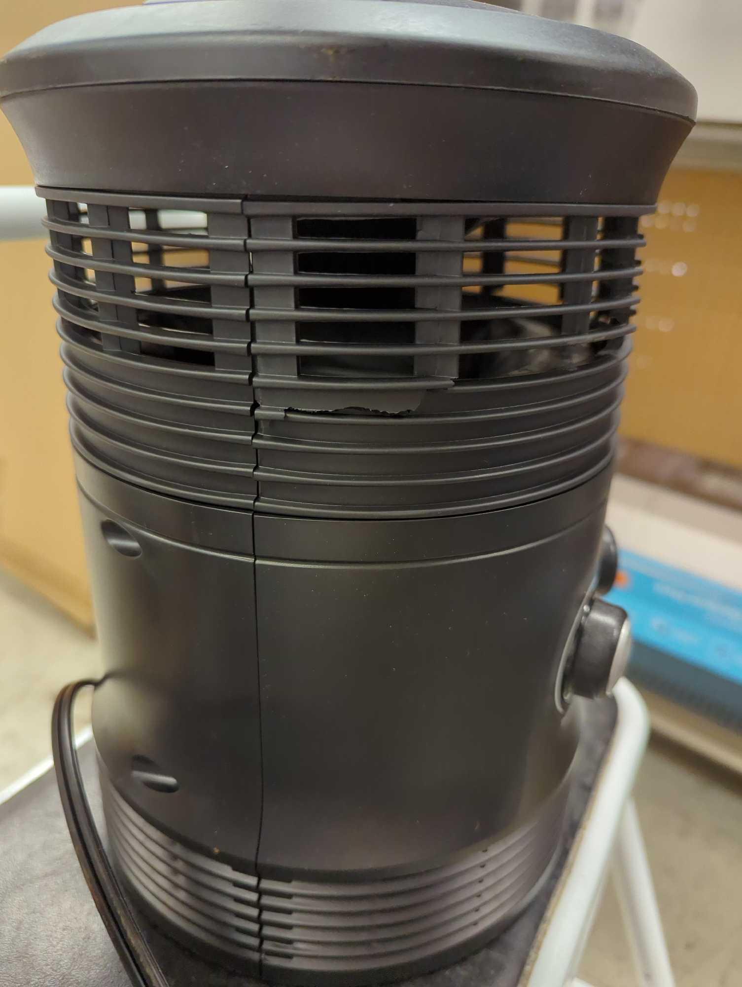 (Has Damage) Pelonis 1500-Watt 360... Surround Fan Heater, Appears to be New in Open Box Has Some