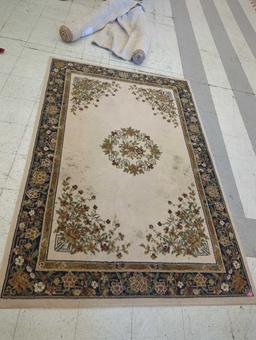 MACHINE MADE PLATEAU ORIENTAL FLORAL RIG, CREAM, RED, GD, MEASURES APPROXIMATELY 5'3"X7'7"