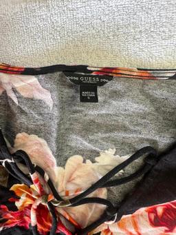 GUESS Womens Salvadore Garder Print - Size Small- Retail $49