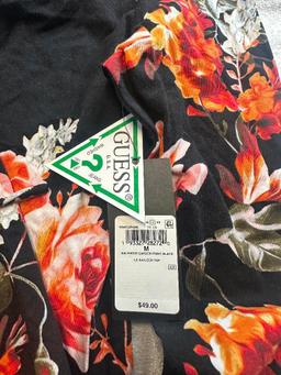 GUESS Womens Salvadore Garden Print- Retail $49- Size Medium