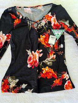 GUESS Salvadore Garden Print Black- Size Small - Retail $49