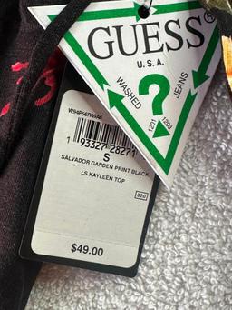 GUESS Salvadore Garden Prine Black- Size Small- Retail $49