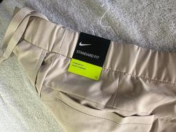 Womans NIKE GOLF Pants Size Small- Retail $100